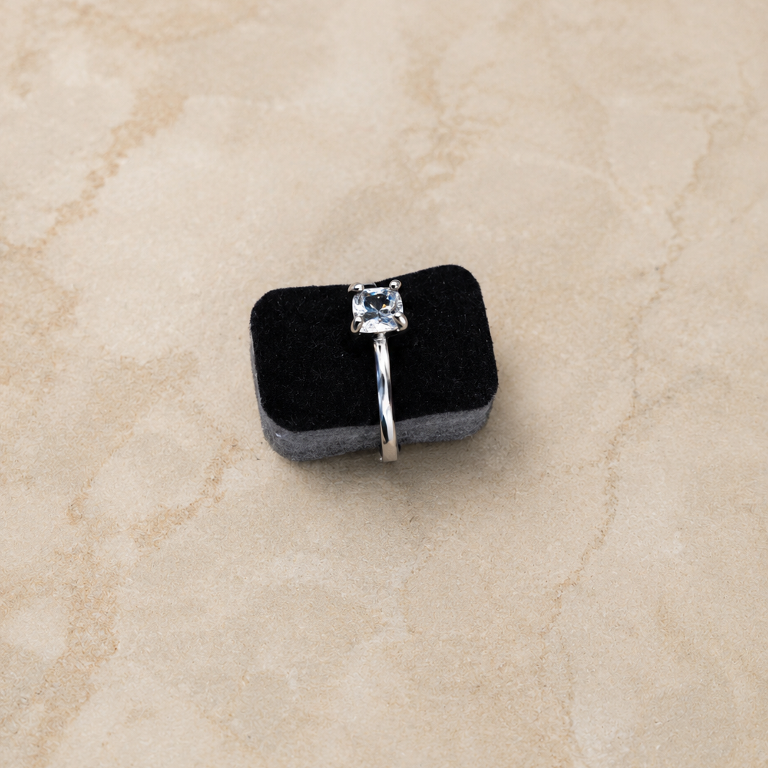 Anti Tarnish nose pin 09